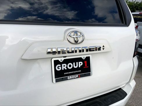 Used 2022 Toyota 4Runner SR5 Premium w/ Moonroof Package AWD/4WD image 31