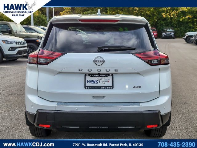 Used 2026 Nissan Rogue SV AWD/4WD image 5