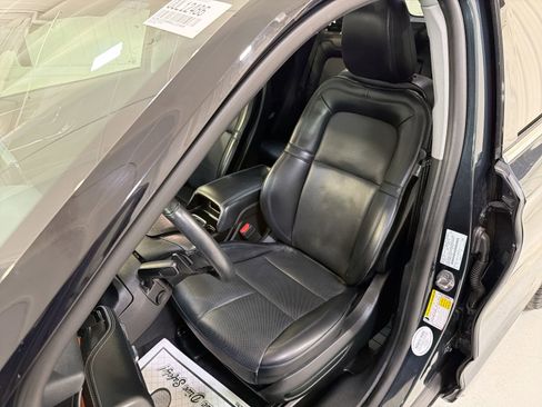 Used 2022 Lincoln Corsair Reserve w/ Equipment Group 201A image 10