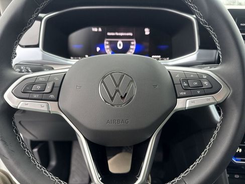 New 2025 Volkswagen Taos SE image 18