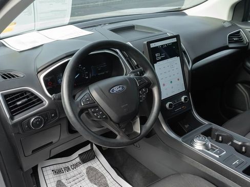 Used 2021 Ford Edge SE AWD/4WD image 3