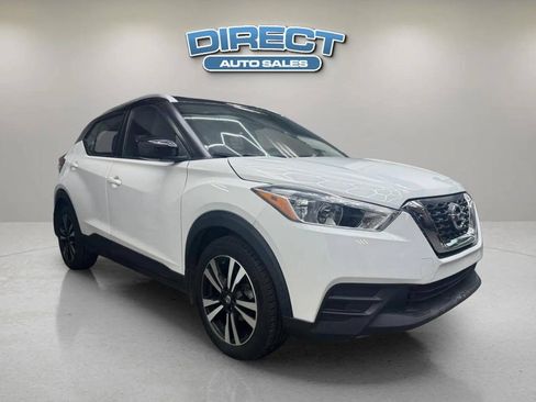 Used 2019 Nissan Kicks SV FWD image 1