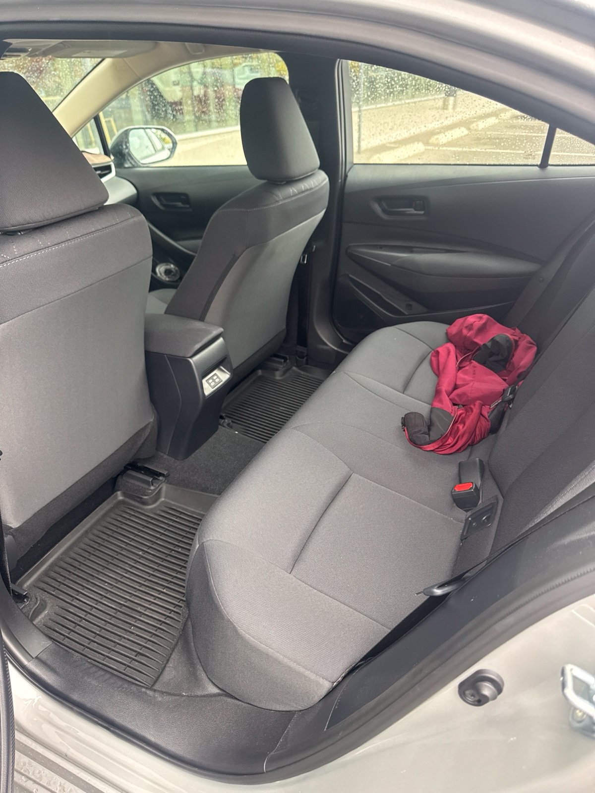 Used 2026 Toyota Corolla LE FWD image 6