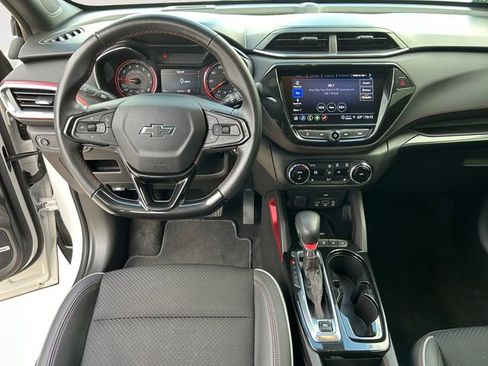 Used 2021 Chevrolet TrailBlazer RS w/ Sun and Liftgate Package image 12