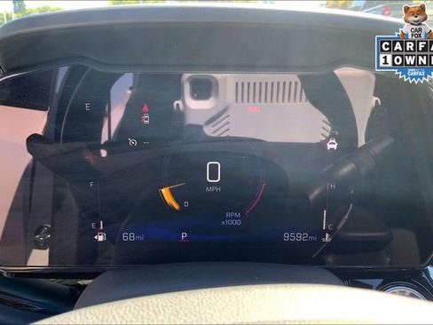 Used 2024 Chevrolet Trax RS w/ Sunroof Package FWD image 17