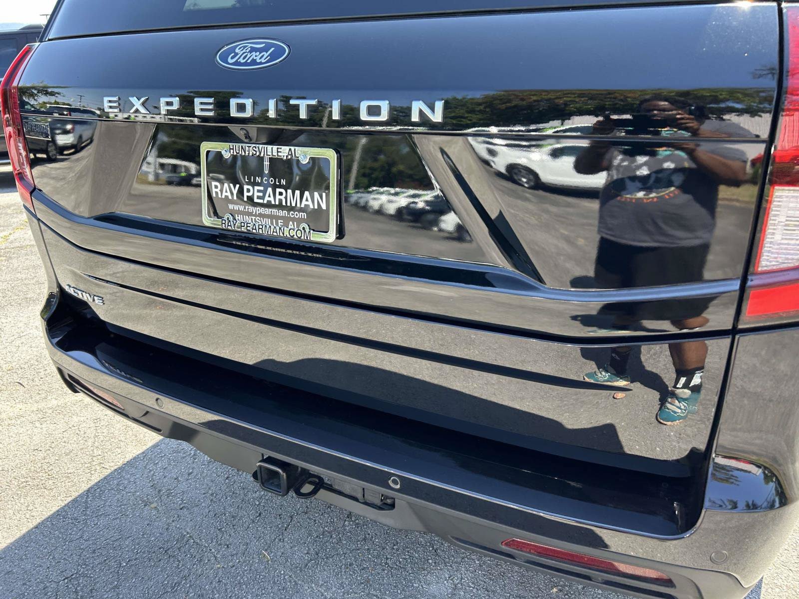 Used 2025 Ford Expedition Active RWD image 4