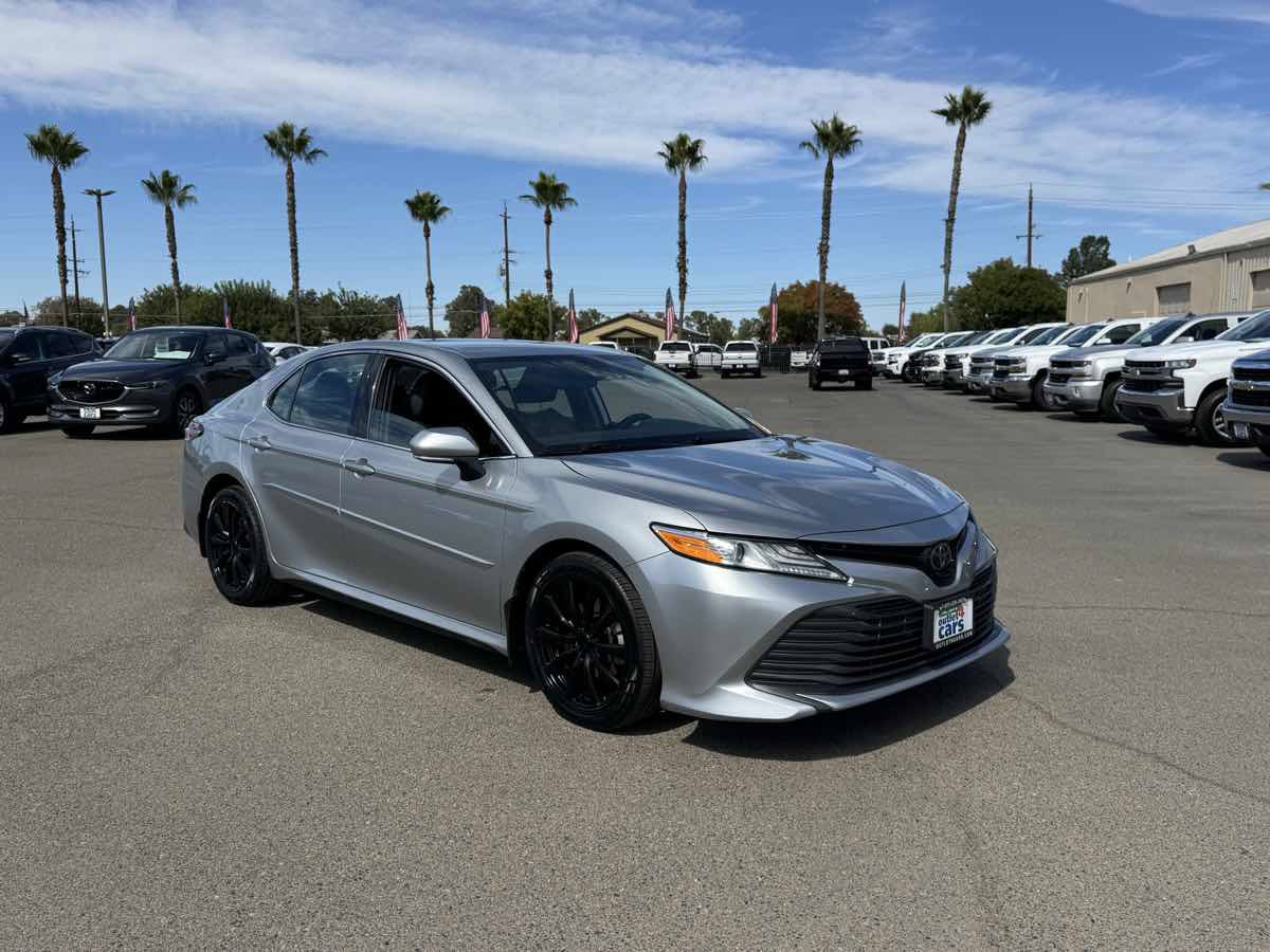 Used 2020 Toyota Camry XLE AWD/4WD image 3