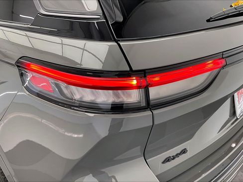 New 2027 Jeep Grand Cherokee Limited AWD/4WD image 16