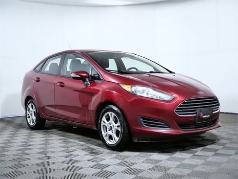 Used 2016 Ford Fiesta SE image 1