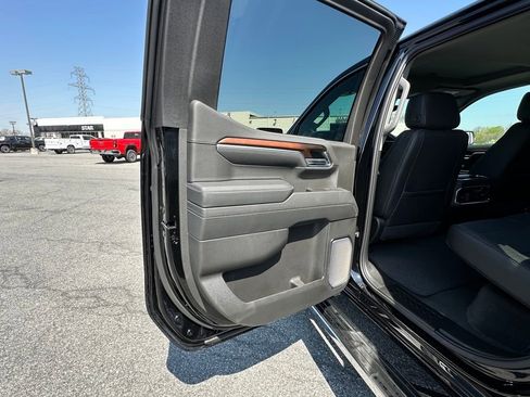 Used 2025 GMC Sierra 1500 Denali w/ Denali Reserve Package AWD/4WD image 19
