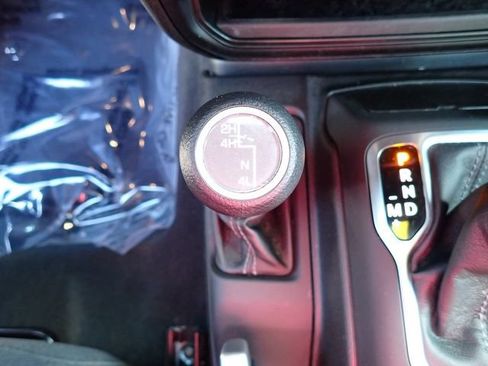 Used 2024 Jeep Wrangler Unlimited Sport AWD/4WD image 21