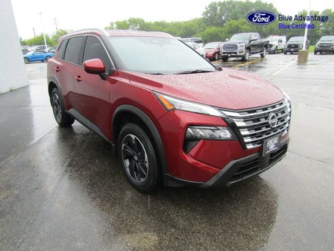 Used 2025 Nissan Rogue SV w/ SV Premium Package AWD/4WD image 11