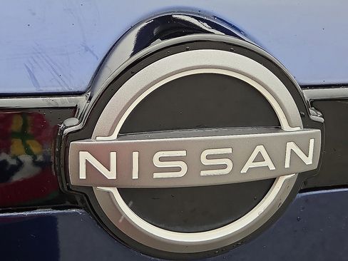 Used 2025 Nissan Pathfinder SV image 9