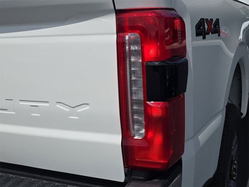 New 2025 Ford F250 Lariat w/ Lariat Ultimate Package image 6