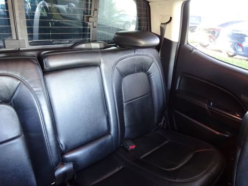 Certified 2018 GMC Canyon SLE w/ Nightfall Edition AWD/4WD image 17