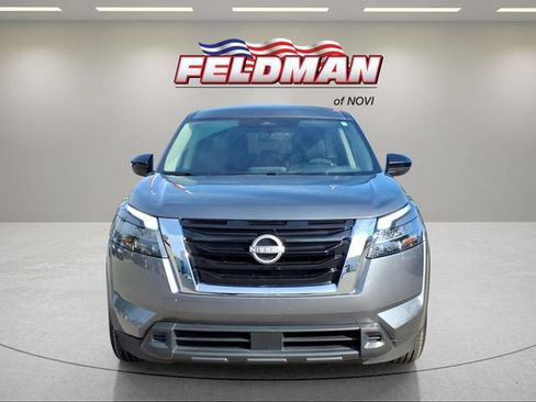 Used 2025 Nissan Pathfinder S AWD/4WD image 9