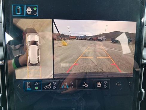 New 2026 GMC Yukon Denali w/ Denali Reserve Package AWD/4WD image 16