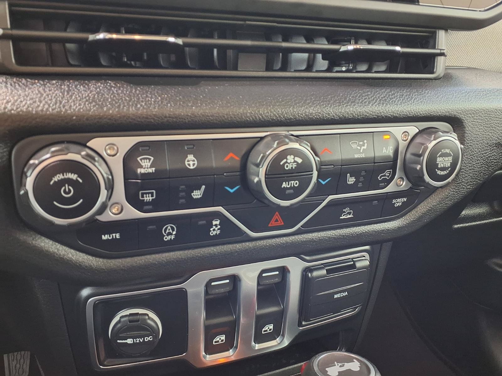 Used 2024 Jeep Wrangler Sport AWD/4WD image 9