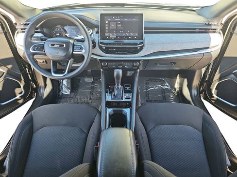 Used 2024 Jeep Compass Sport image 9