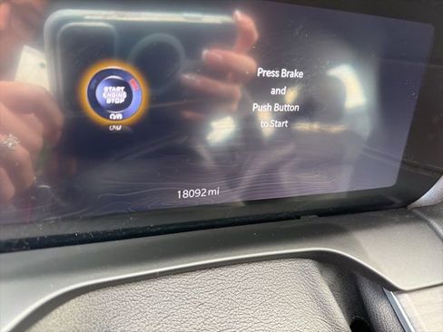 Used 2024 Jeep Grand Cherokee Limited w/ Black Appearance Package image 5