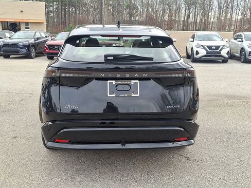 Used 2023 Nissan Ariya FWD image 5
