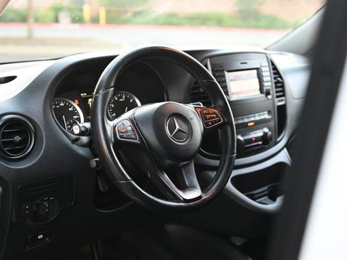Used 2020 Mercedes-Benz Metris image 19