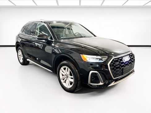 Used 2023 Audi Q5 2.0T Premium w/ Convenience Package AWD/4WD image 3