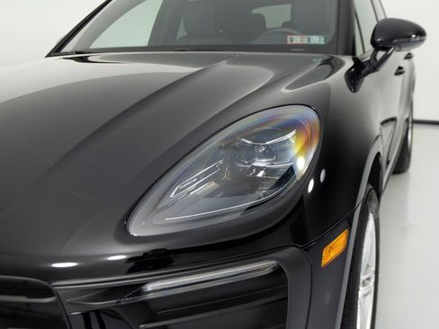 Certified 2025 Porsche Macan image 35