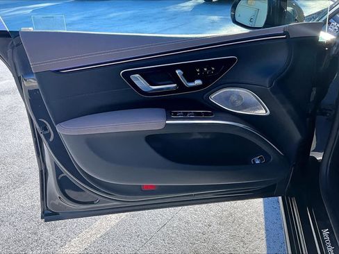 Used 2023 Mercedes-Benz EQS 580 EQS 580 image 19