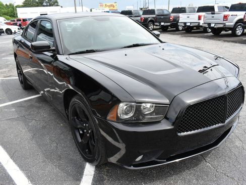 Used 2014 Dodge Charger R/T RWD image 4