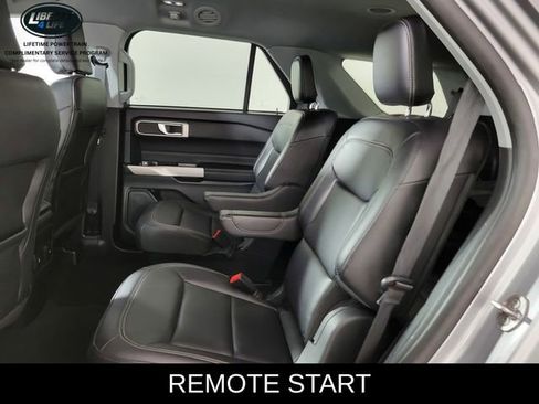 Used 2023 Ford Explorer XLT w/ Equipment Group 202A AWD/4WD image 15