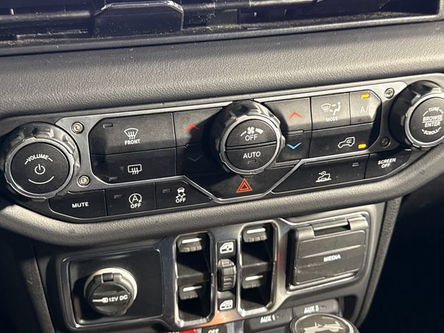 Used 2025 Jeep Wrangler Unlimited Rubicon AWD/4WD image 40