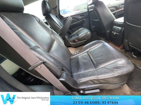 Used 2011 Cadillac Escalade AWD w/ Touring Package image 18