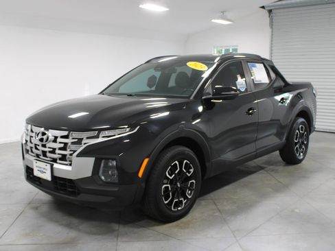 Used 2023 Hyundai Santa Cruz SEL Premium image 4