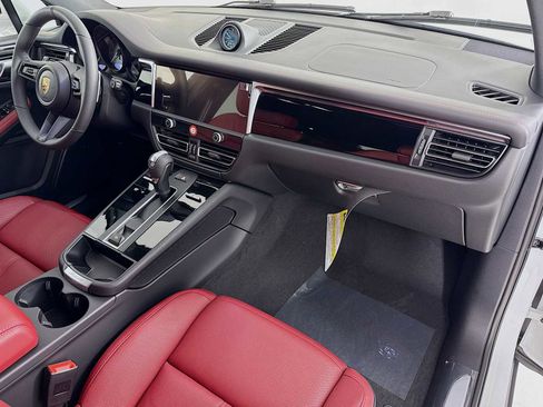 New 2026 Porsche Macan S image 31
