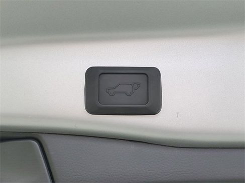 Used 2024 Toyota RAV4 XLE Premium image 12