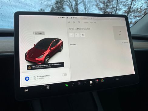 Used 2022 Tesla Model Y Long Range image 10