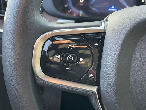 Used 2023 Volvo XC60 B5 Plus w/ Climate Package image 10