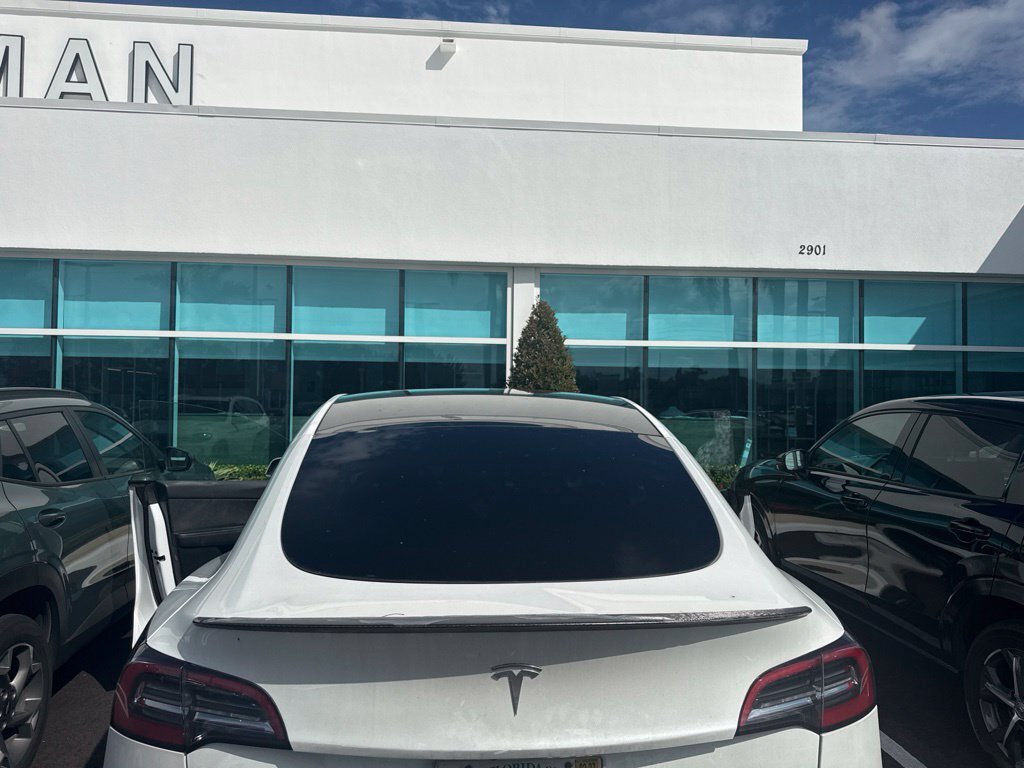 Used 2022 Tesla Model Y Performance AWD/4WD image 3
