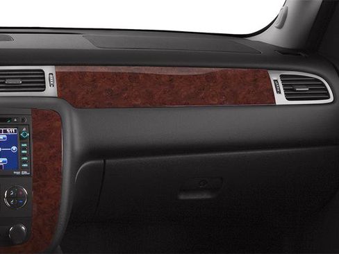 Used 2014 Chevrolet Suburban LS image 17