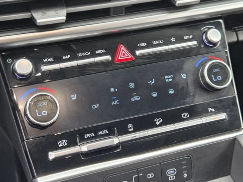 Used 2025 Hyundai Santa Fe SEL FWD image 19