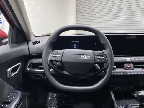 Used 2025 Kia K4 FWD image 14
