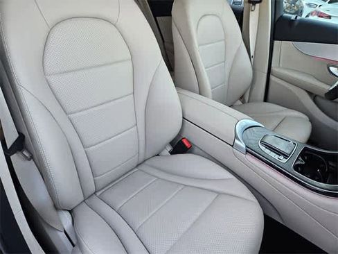 Certified 2022 Mercedes-Benz GLC 300 image 20