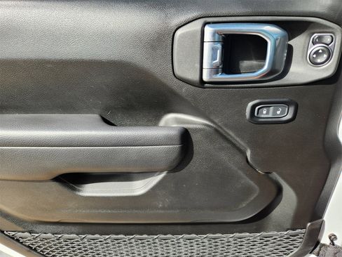 Used 2024 Jeep Wrangler Sport image 31