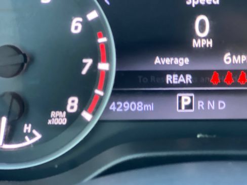Used 2024 Nissan Titan SV AWD/4WD image 26