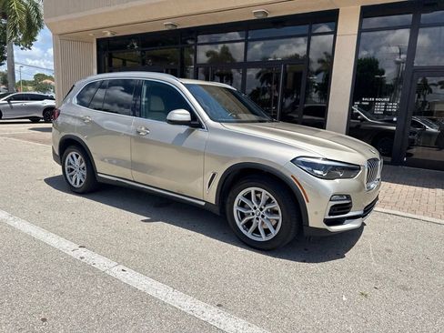 Used 2019 BMW X5 xDrive40i w/ Premium Package 2 AWD/4WD image 3