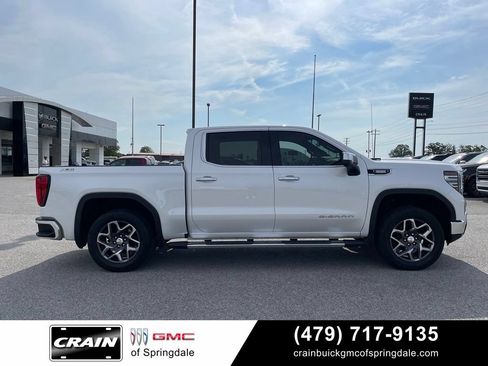Used 2024 GMC Sierra 1500 SLT w/ SLT Premium Plus Package AWD/4WD image 9