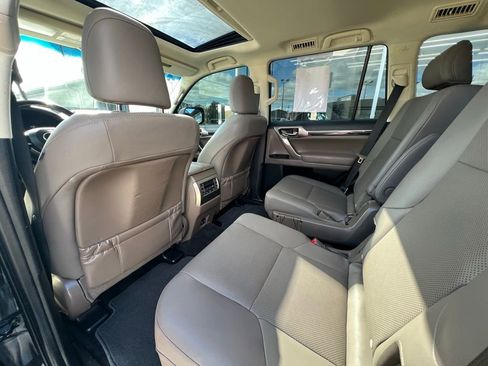 Used 2020 Lexus GX 460 Premium image 17