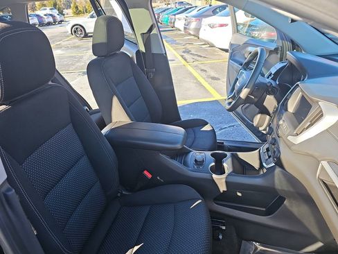 Used 2022 GMC Terrain SLE w/ Driver Convenience Package image 10