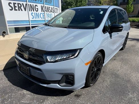 Used 2025 Honda Odyssey Sport-L image 10